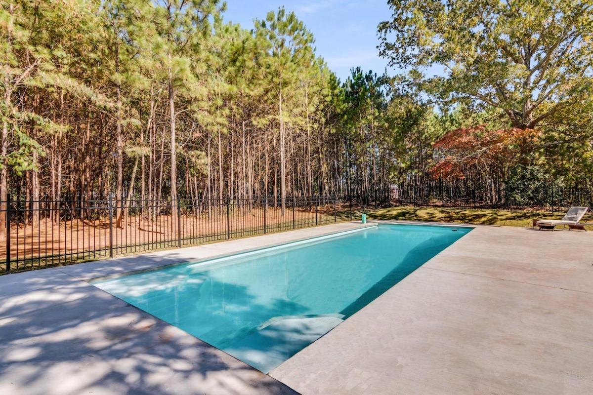 Villa Dream Villa- Amazing Pool Secluded 2 Acres Atlanta
